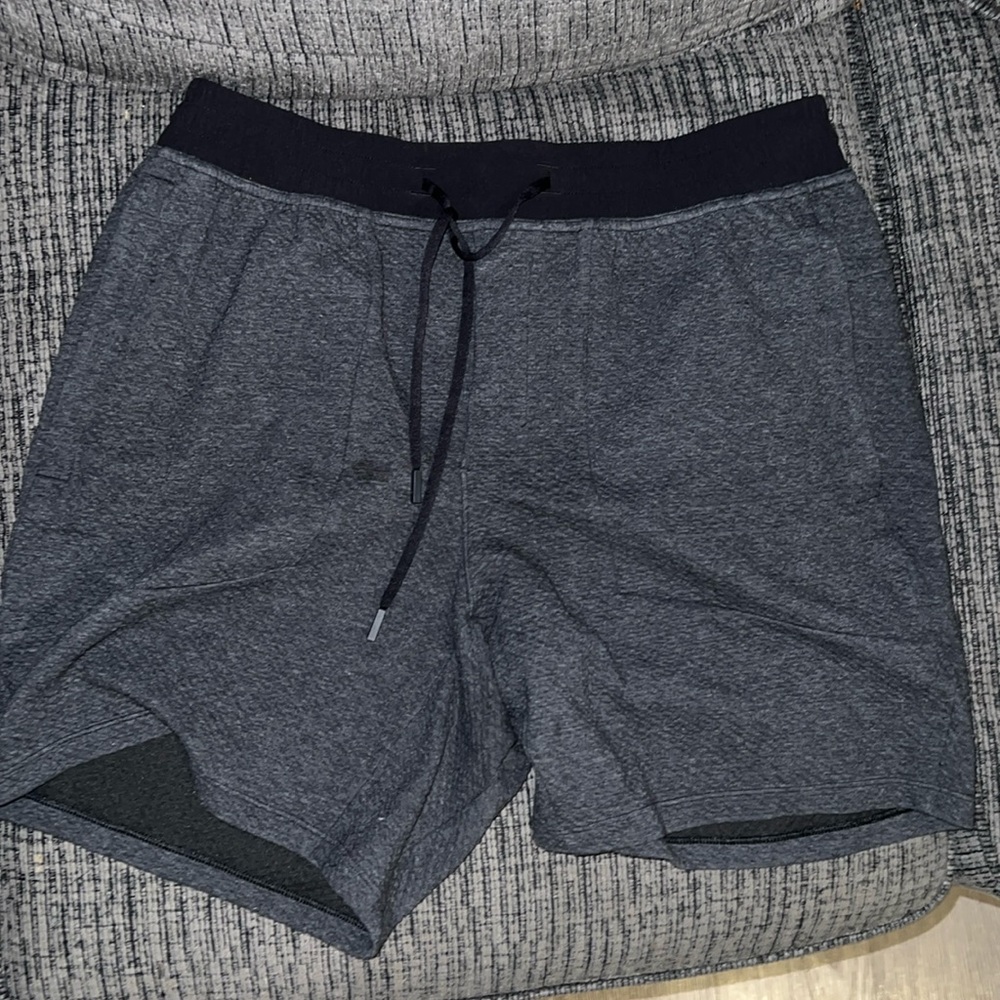 Lululemon At Ease shorts (XL)